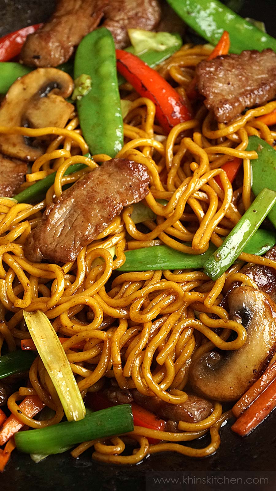 Order 112. Beef Lo Mein food online from June Heng store, Streamwood on bringmethat.com