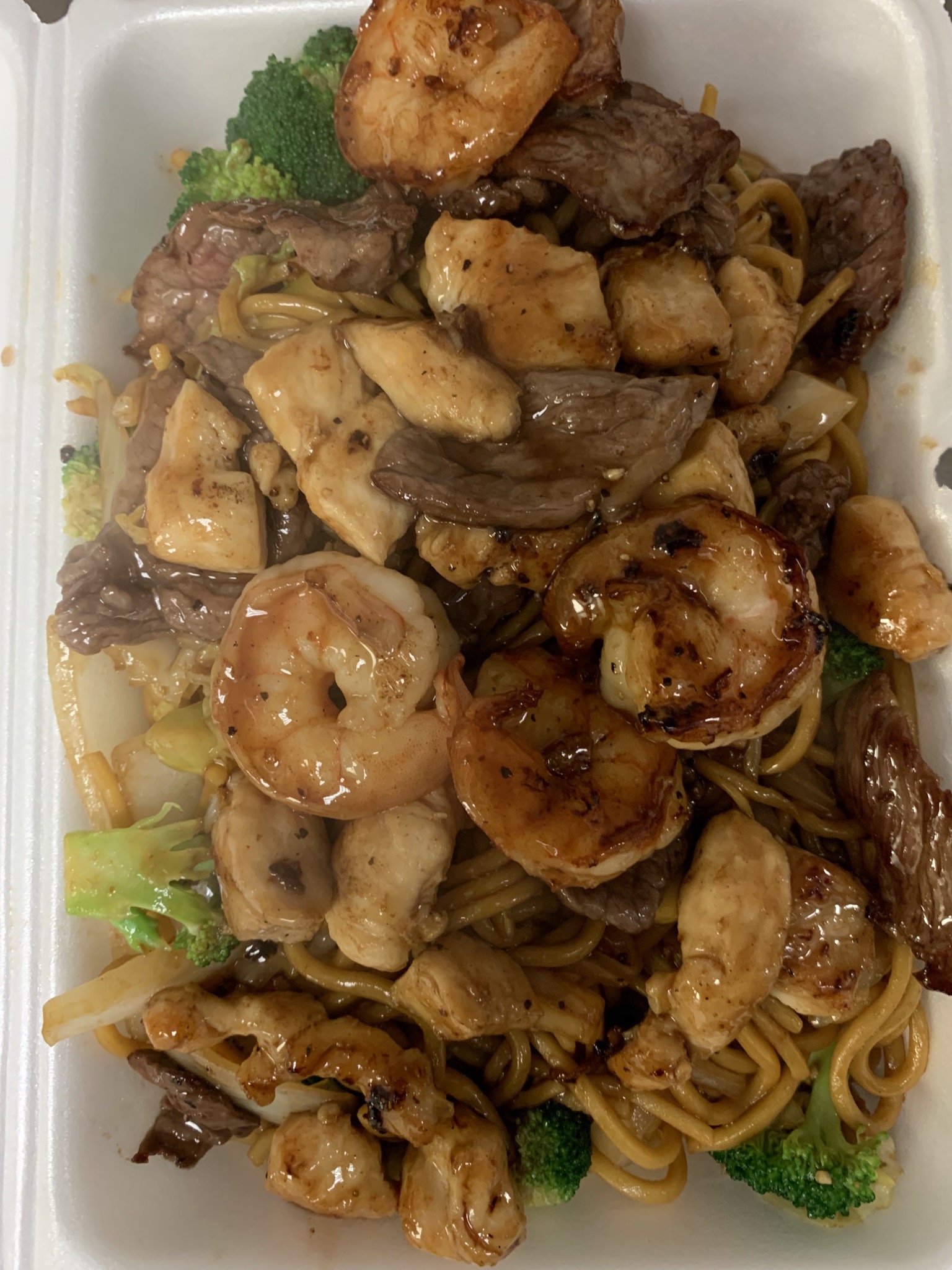 Order House Special Lo Mein food online from Golden Rice Express store, Glendale on bringmethat.com