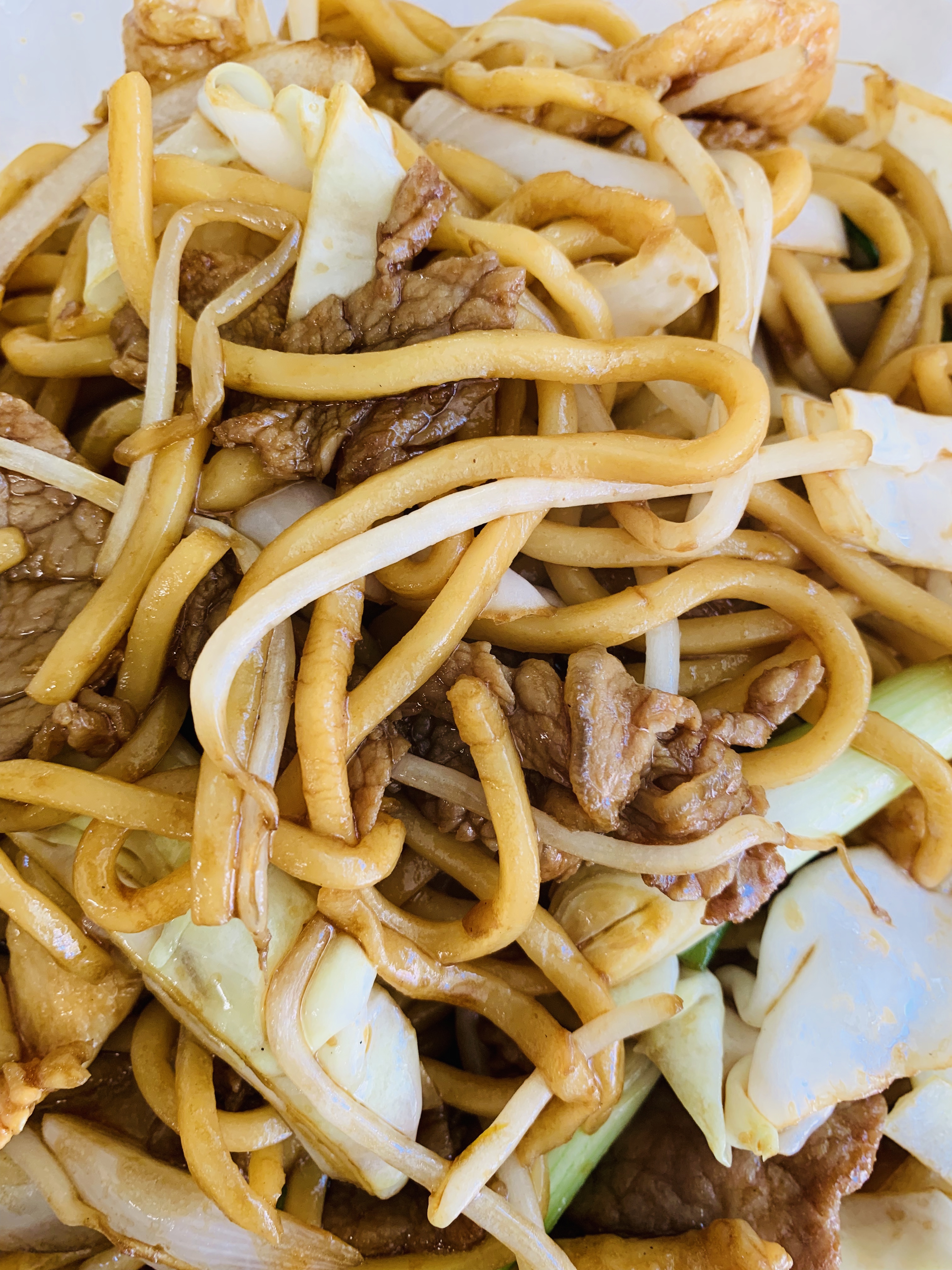 Order House Chow Mein food online from Lee Garden Restaurant store, San Leandro on bringmethat.com