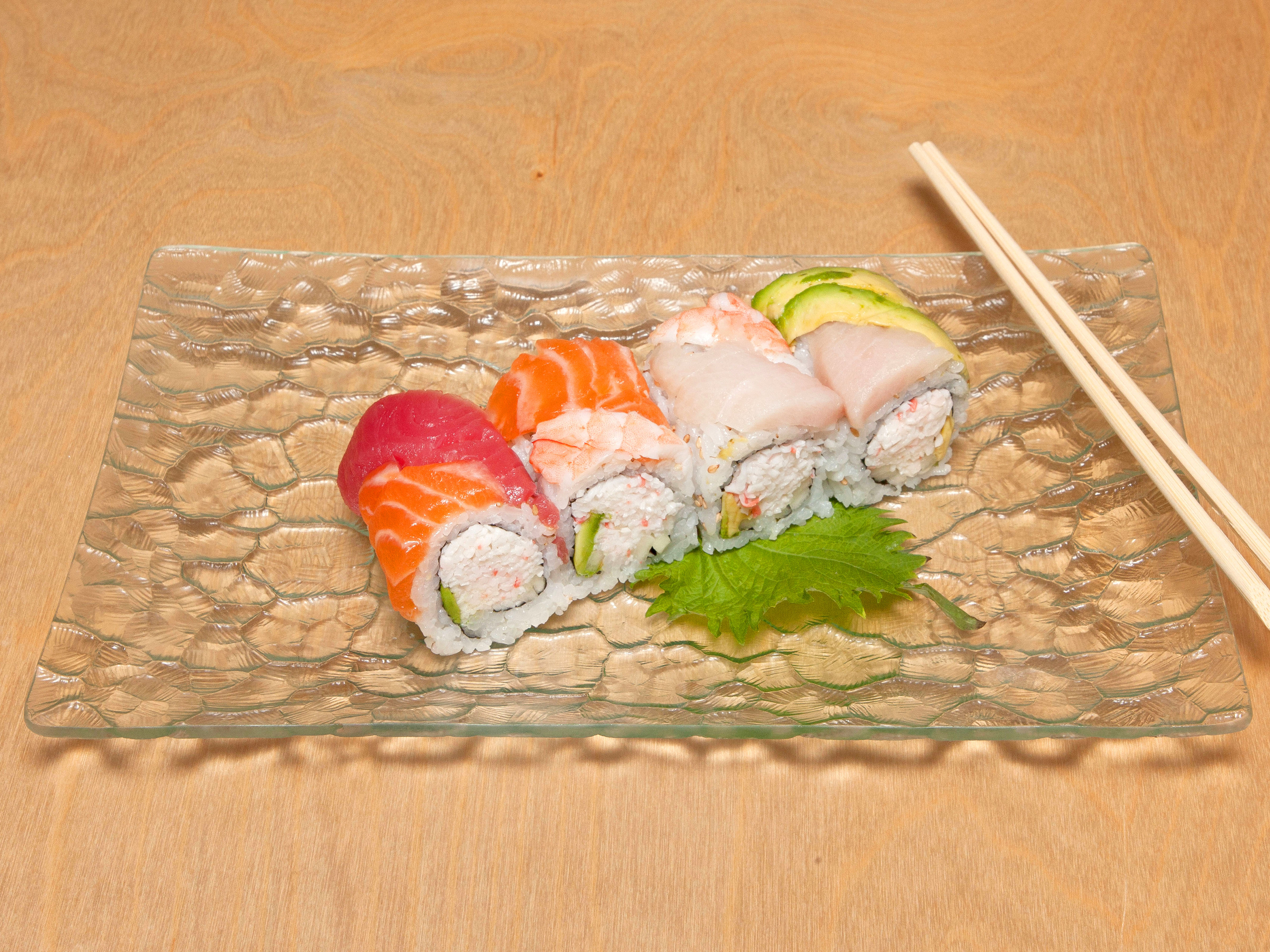 Order 13. Rainbow Roll food online from Sushiro store, Las Vegas on bringmethat.com