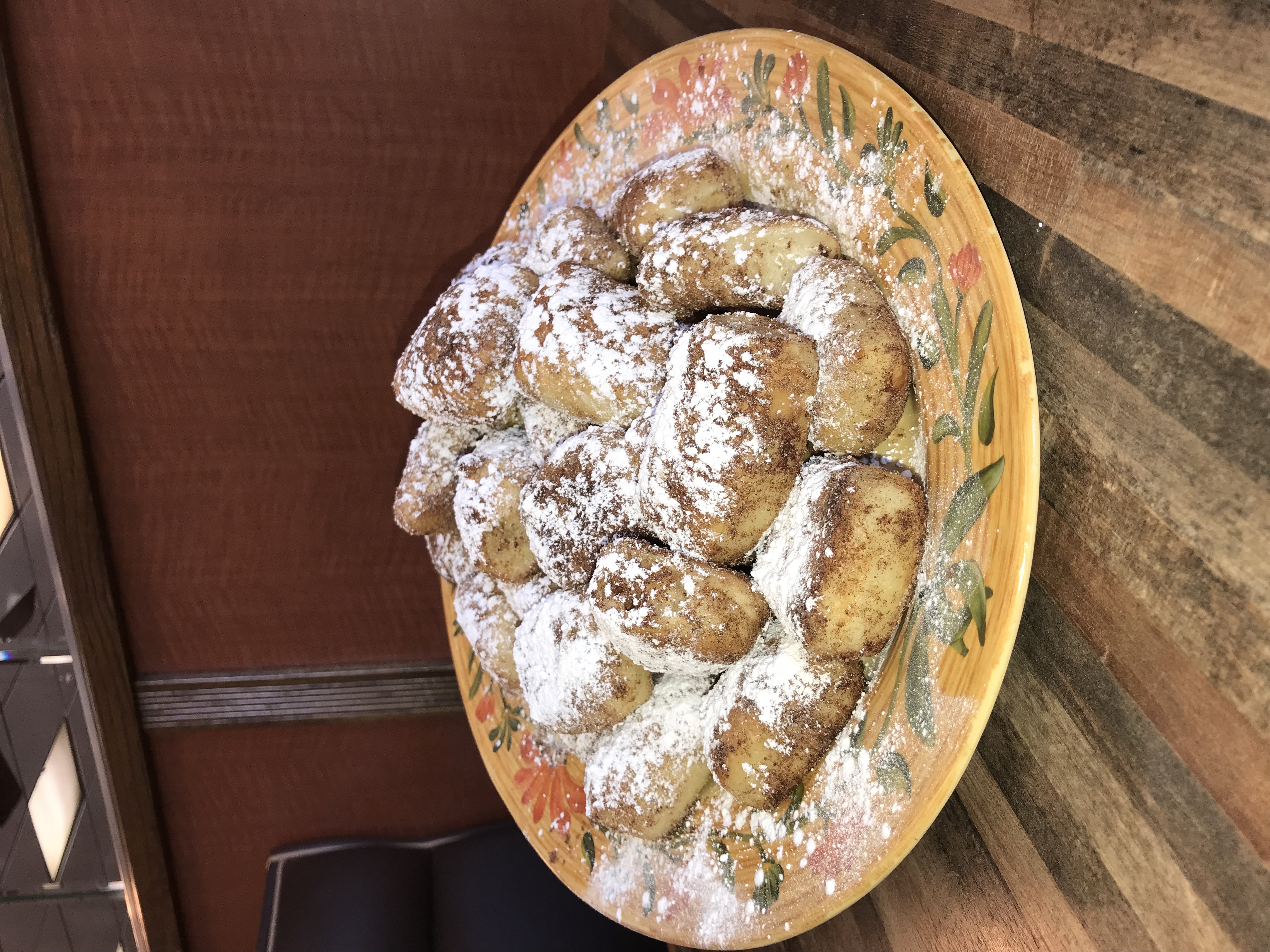 Order 6 Piece Zeppoles food online from Whitepoint pizzeria store, College Point on bringmethat.com