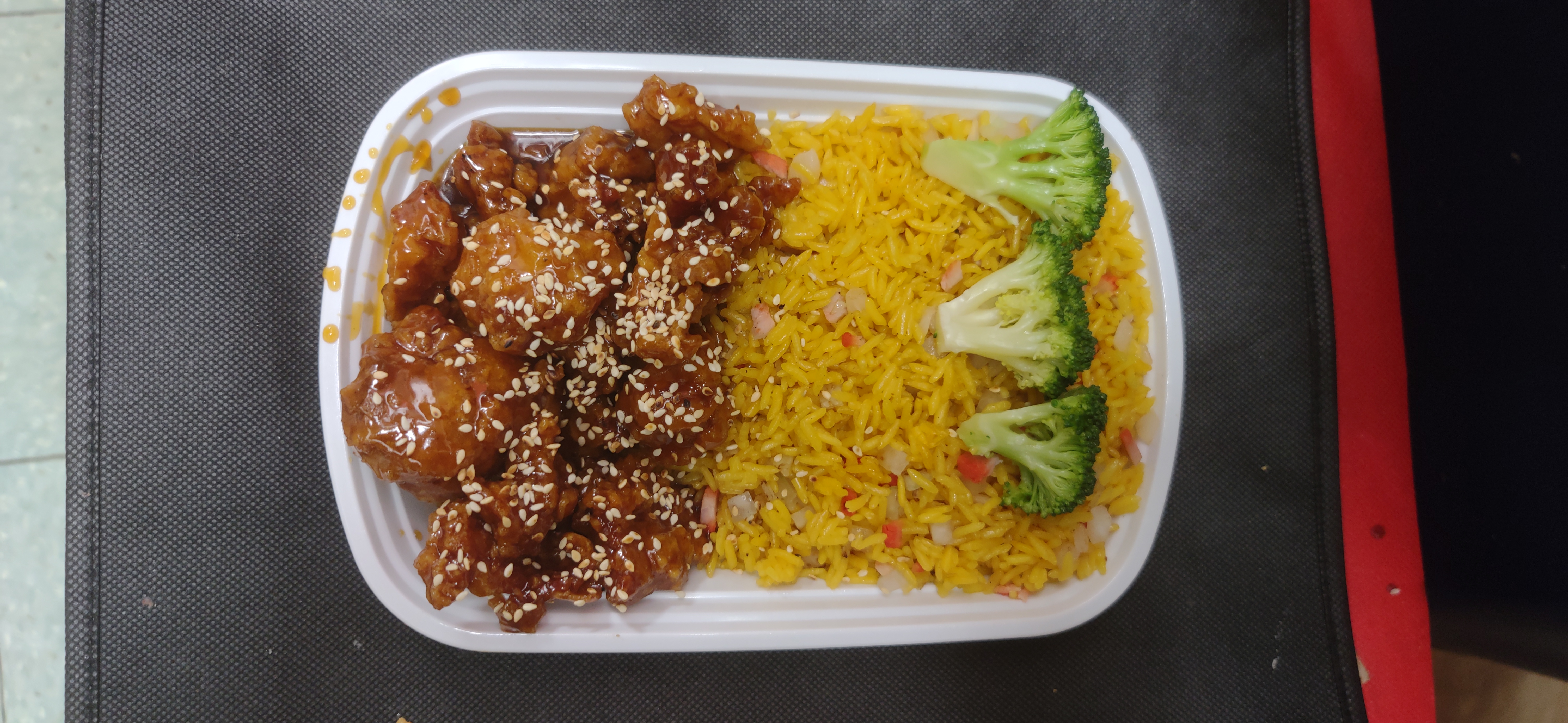 Order C19. Sesame Chicken Combo Platter  food online from China Wok store, Lima on bringmethat.com