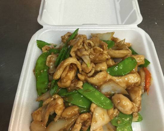 Order F14. Chicken with Snow Peas 雪豆鸡 food online from Jade Restaurant & Lounge store, Seattle on bringmethat.com