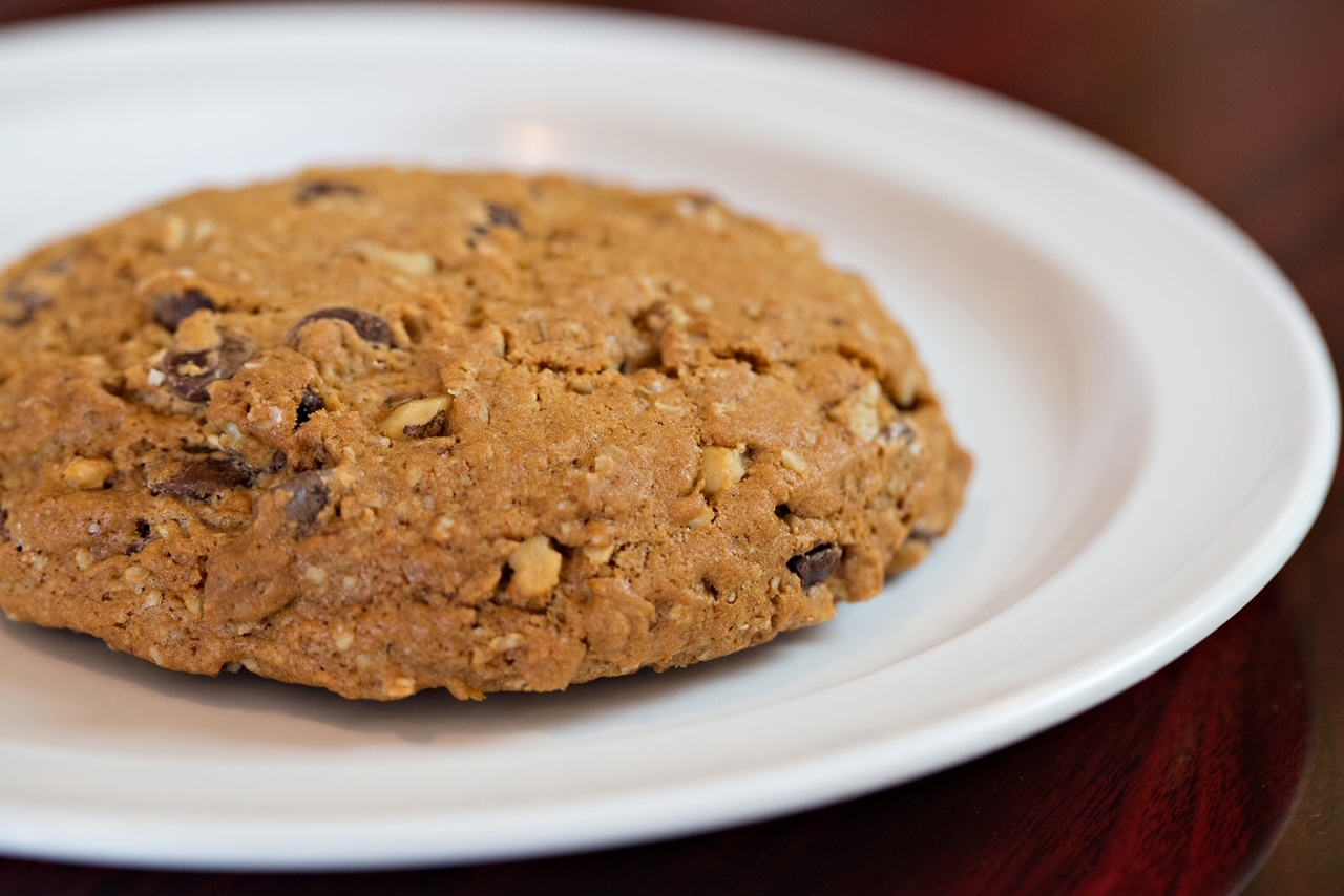 Order Oatmeal Chocolate Chip Walnut Cookie food online from Sandwich Saloon store, San Pedro on bringmethat.com