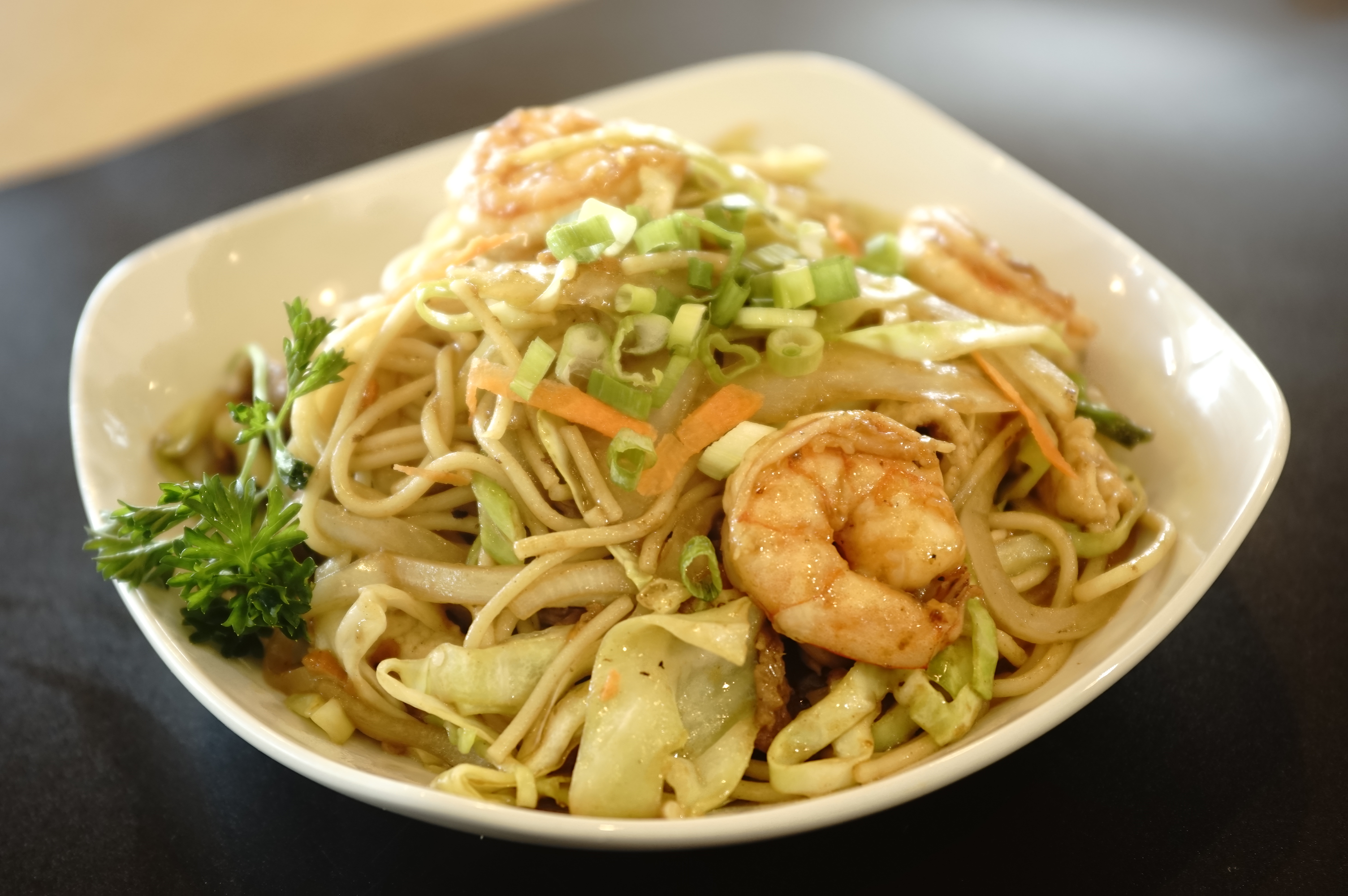 Order House Deluxe Fried Noodle food online from Macky Kitchen store, Richmond on bringmethat.com