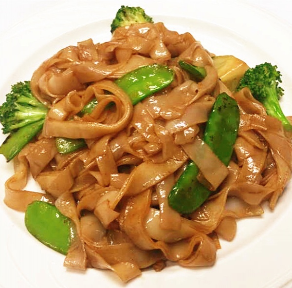 Order Vegetable Chow Fun  food online from Red Lantern Chinese Cuisine store, Glendora on bringmethat.com