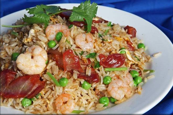 Order R1. Yang Chow Fried Rice 扬州炒饭 food online from Jade Restaurant & Lounge store, Seattle on bringmethat.com