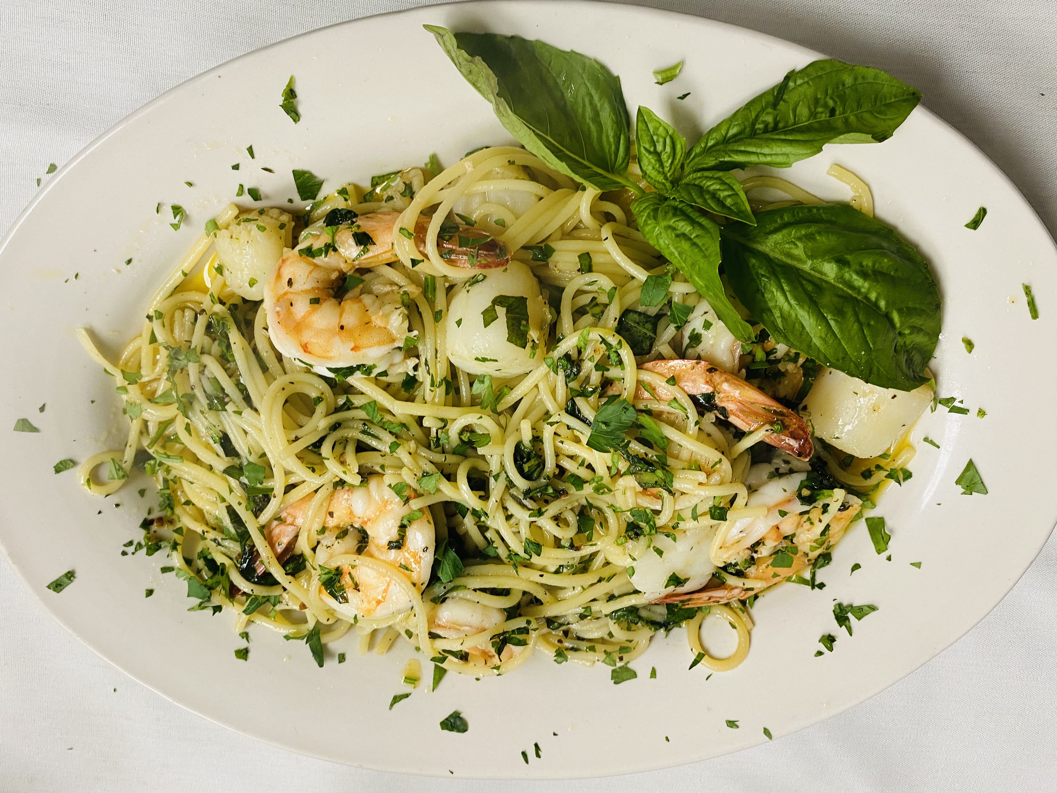 Order Peppered Shrimp and Scallops Pasta Lunch food online from Santa Barbara Italian Cafe store, Pearland on bringmethat.com