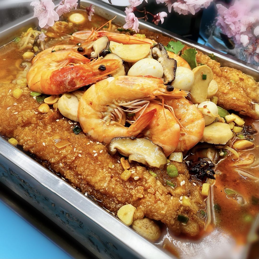 Order 蜀湘沙茶海虾烤鱼️ BBQ fish fillet & shrimp mushrooms w/spices satay sauce food online from Fashion Wok store, Foster City on bringmethat.com