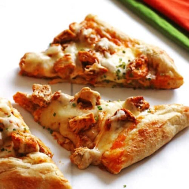 Order Buffalo Chicken Pizza - Medium 14" (Serves 2-3) food online from Middy Mags Pizzeria store, Glenview on bringmethat.com