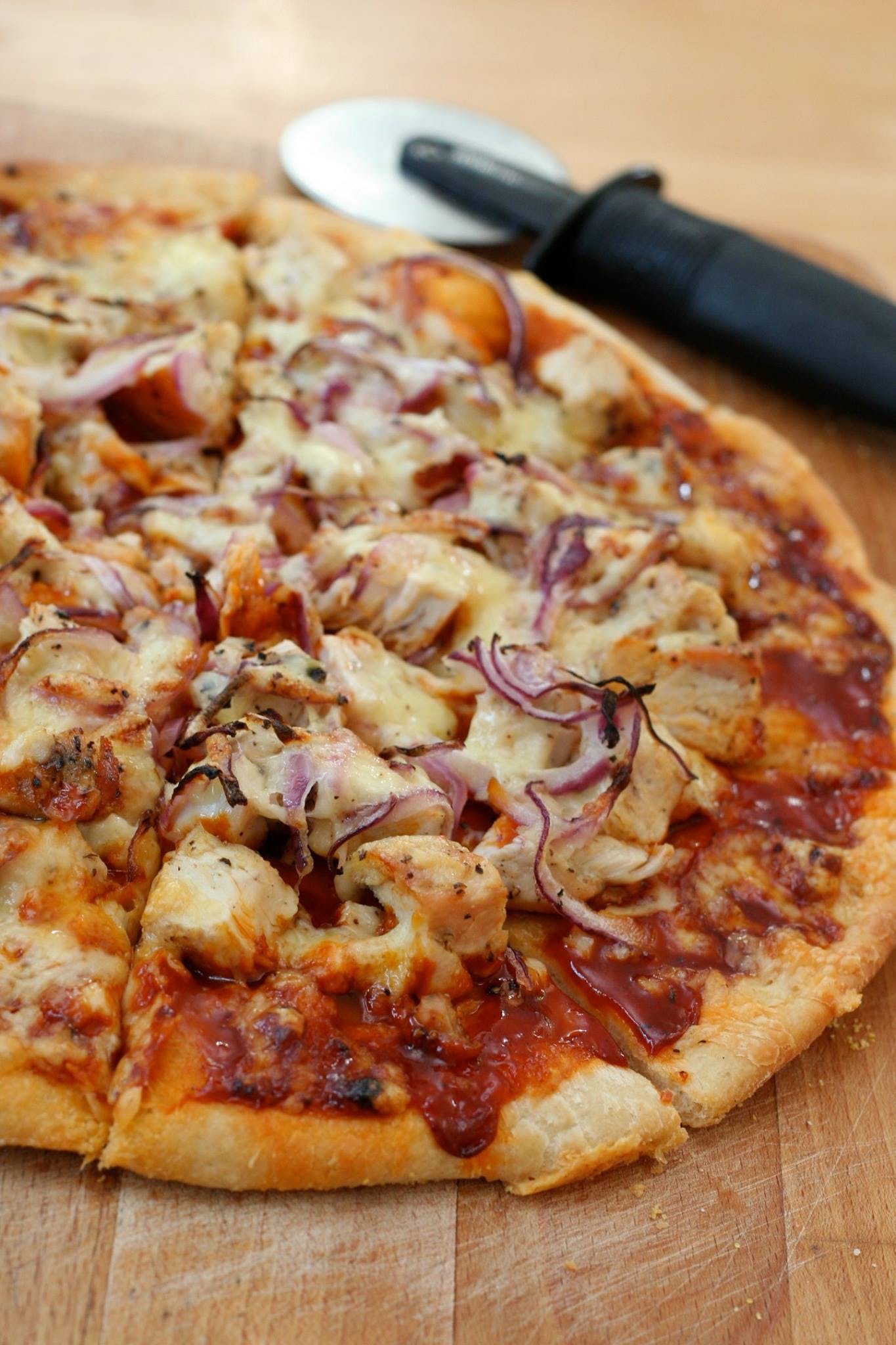 Order Sweet Baby Ray BBQ Chicken Pizza - 9'' (6 Slices) food online from Rob's Pizza store, Murrysville on bringmethat.com