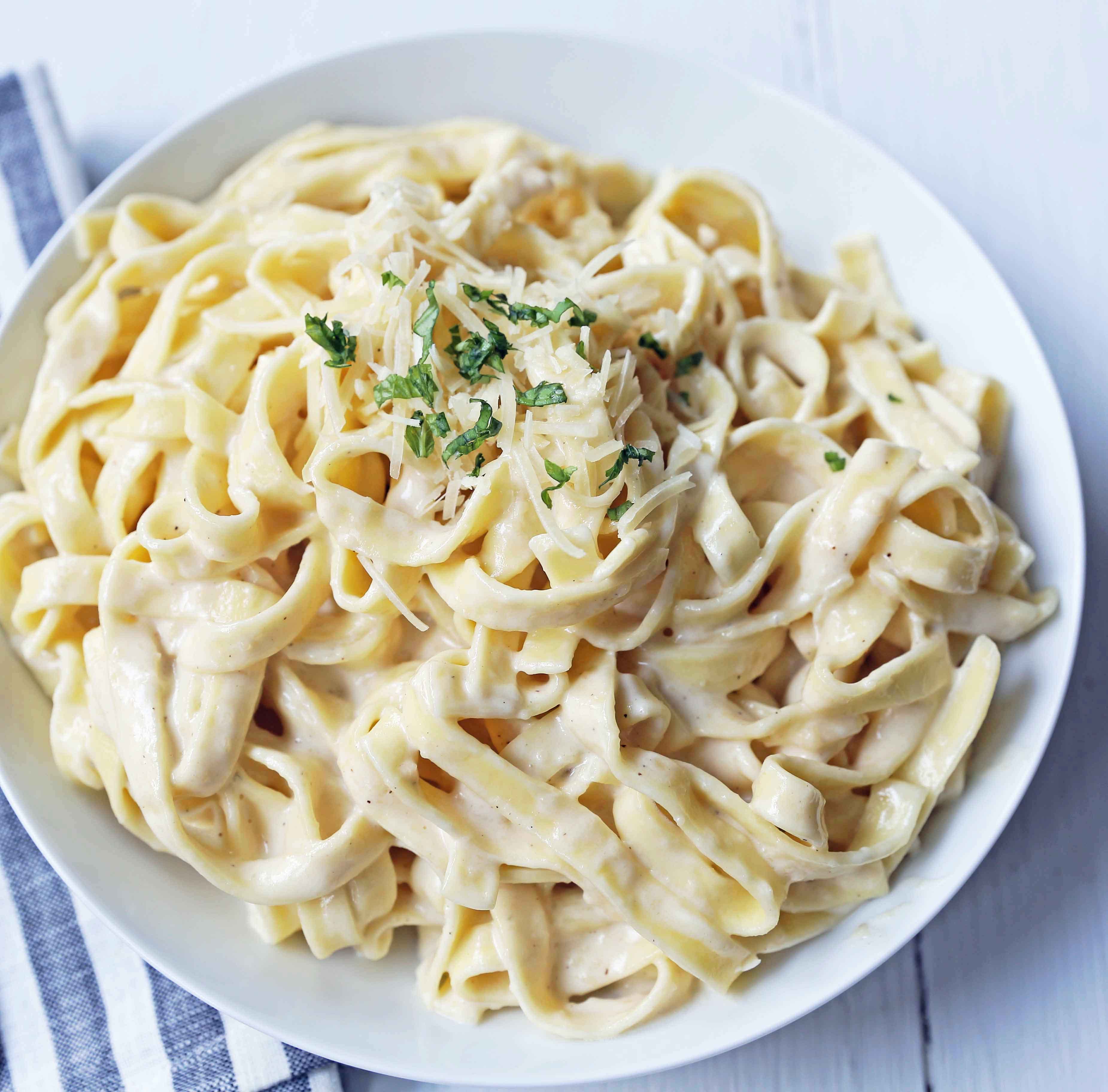 Order Fettuccine Alfredo - Pasta food online from Mario Cafe & Pizzeria store, East Greenville on bringmethat.com