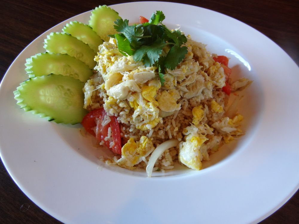 Order B4. Crab Fried Rice food online from Baan Thai Restaurant store, Las Vegas on bringmethat.com