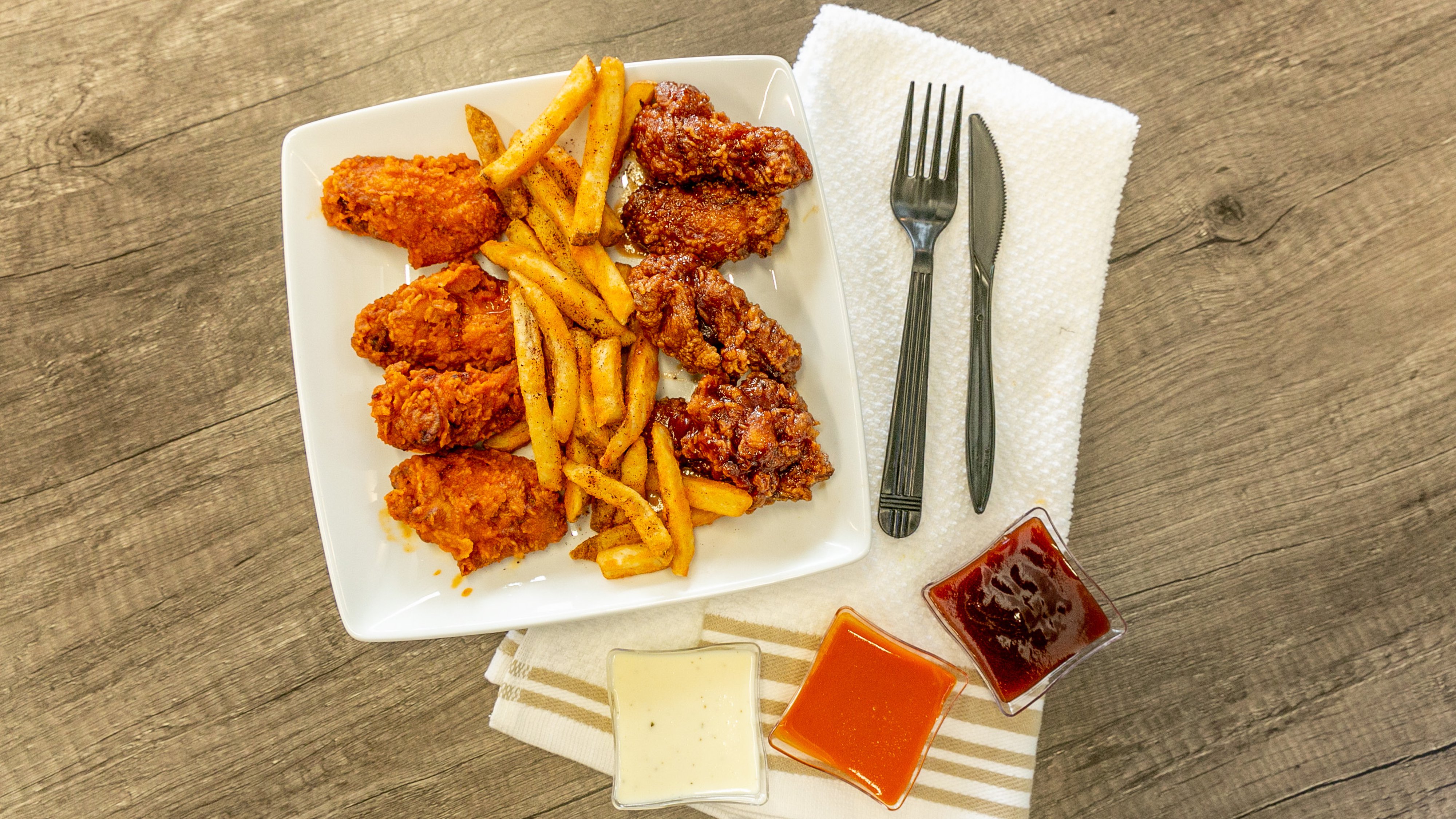 Order Buffalo Wings food online from Halal Inn store, Chicago on bringmethat.com