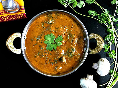 Order Mushroom Tikka Masala  food online from Himalayan flavors store, Berkeley on bringmethat.com