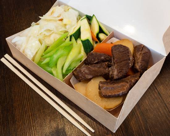 Order 17. Stewed Beef Rice Box food online from WeHouse Gyoza store, Milpitas on bringmethat.com