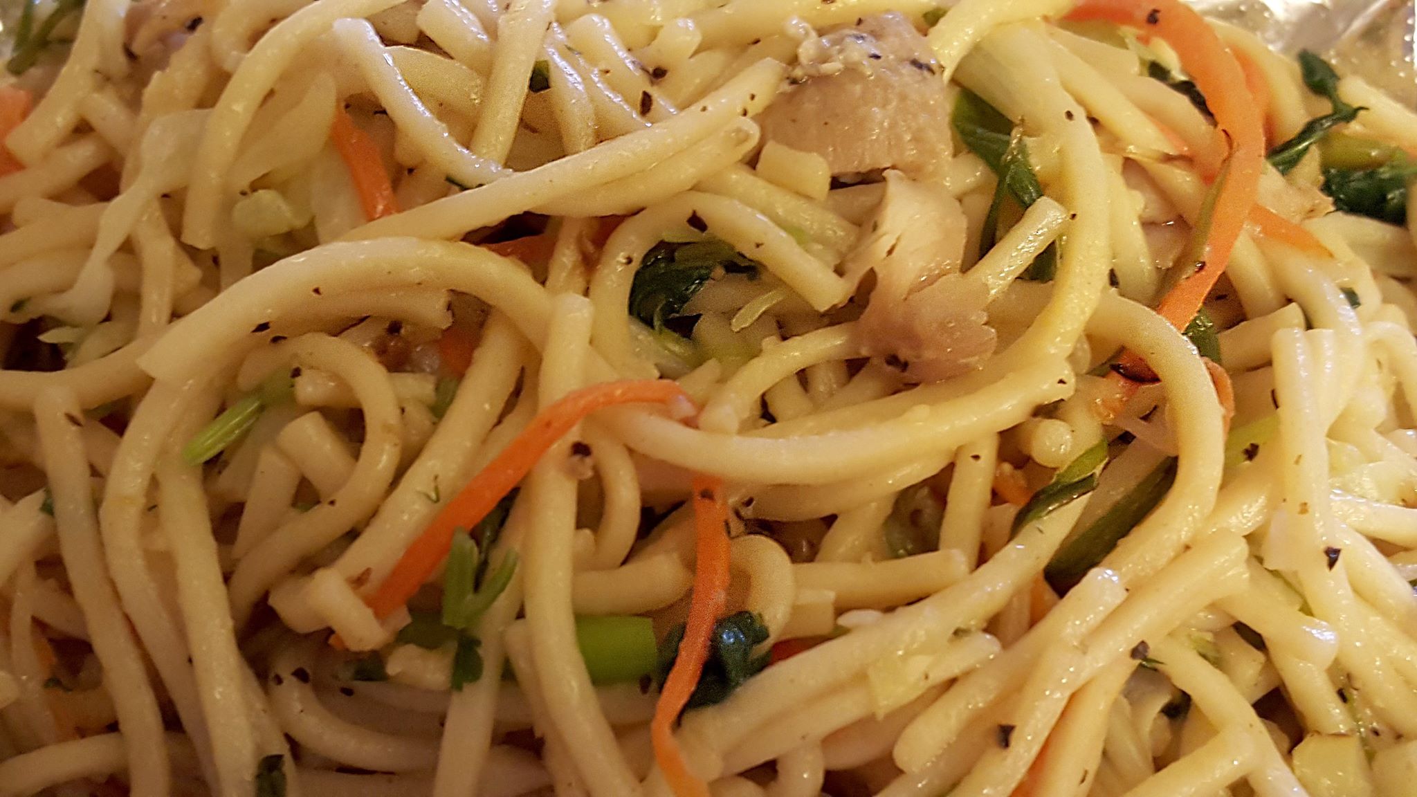 Order Chicken Chow Mein food online from The Everest Momo store, San Jose on bringmethat.com