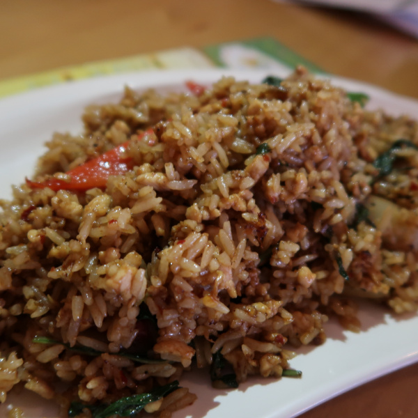 Order F5. Basil Fried Rice food online from Mango thai cuisine store, West Newton on bringmethat.com