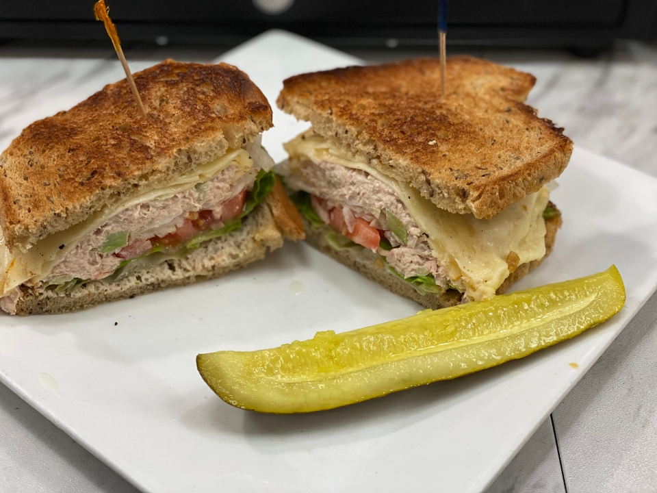 Order TUNA MELT food online from Meeting Street Cafe store, Providence on bringmethat.com