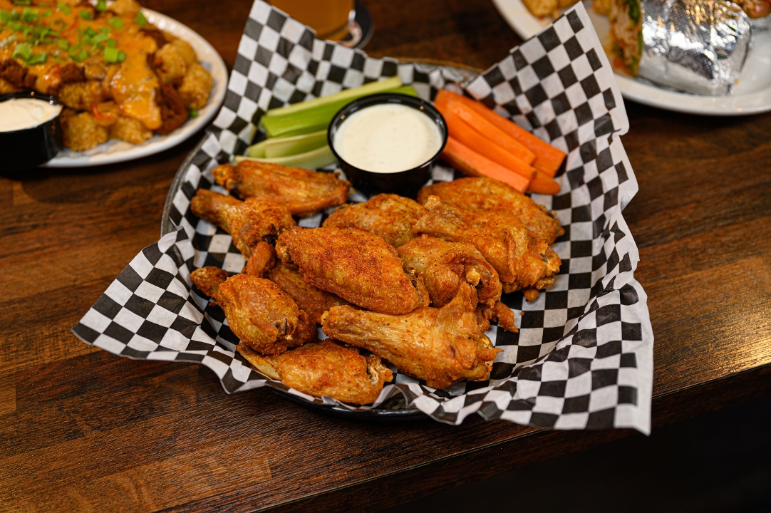 Order 10pc Wings food online from Quincy South Bar & Grille store, Rockville on bringmethat.com