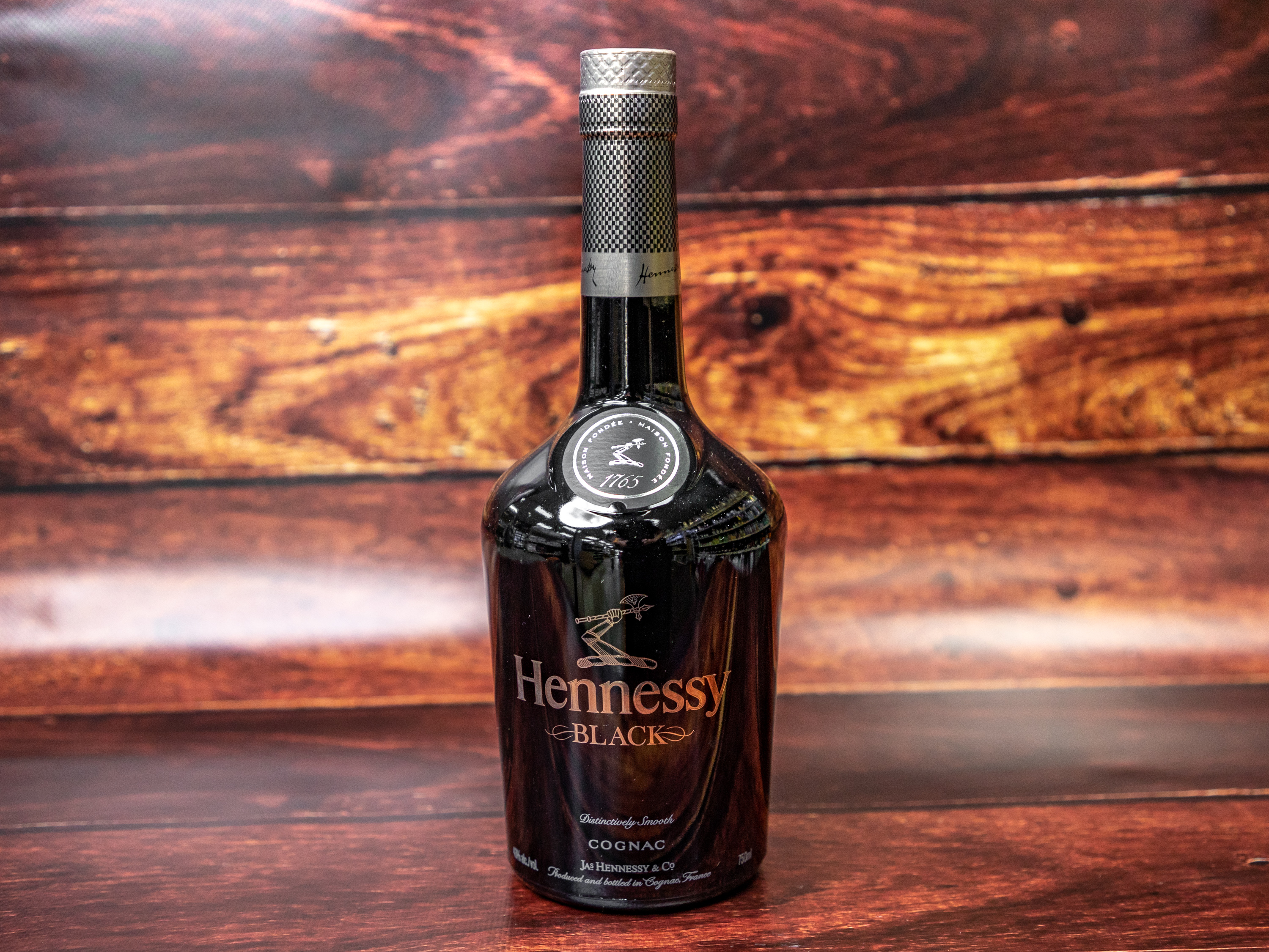 Order HENNESSY BLACK COGNAC 750ML food online from Chantry Wine And Liquor store, Riverside on bringmethat.com