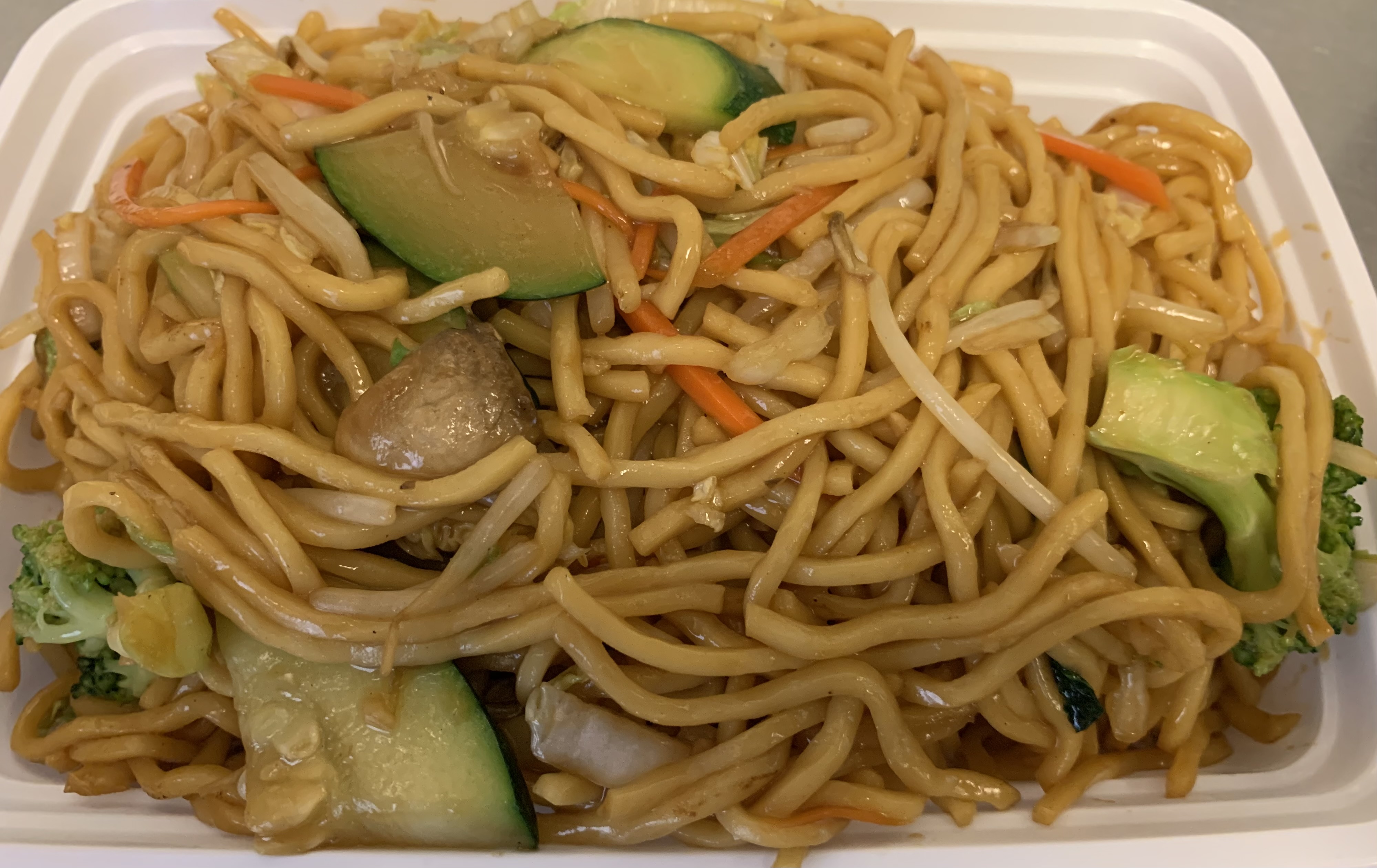 Order 菜捞面（大）/ Vegetable Lo Mein food online from China King store, Lansdale on bringmethat.com