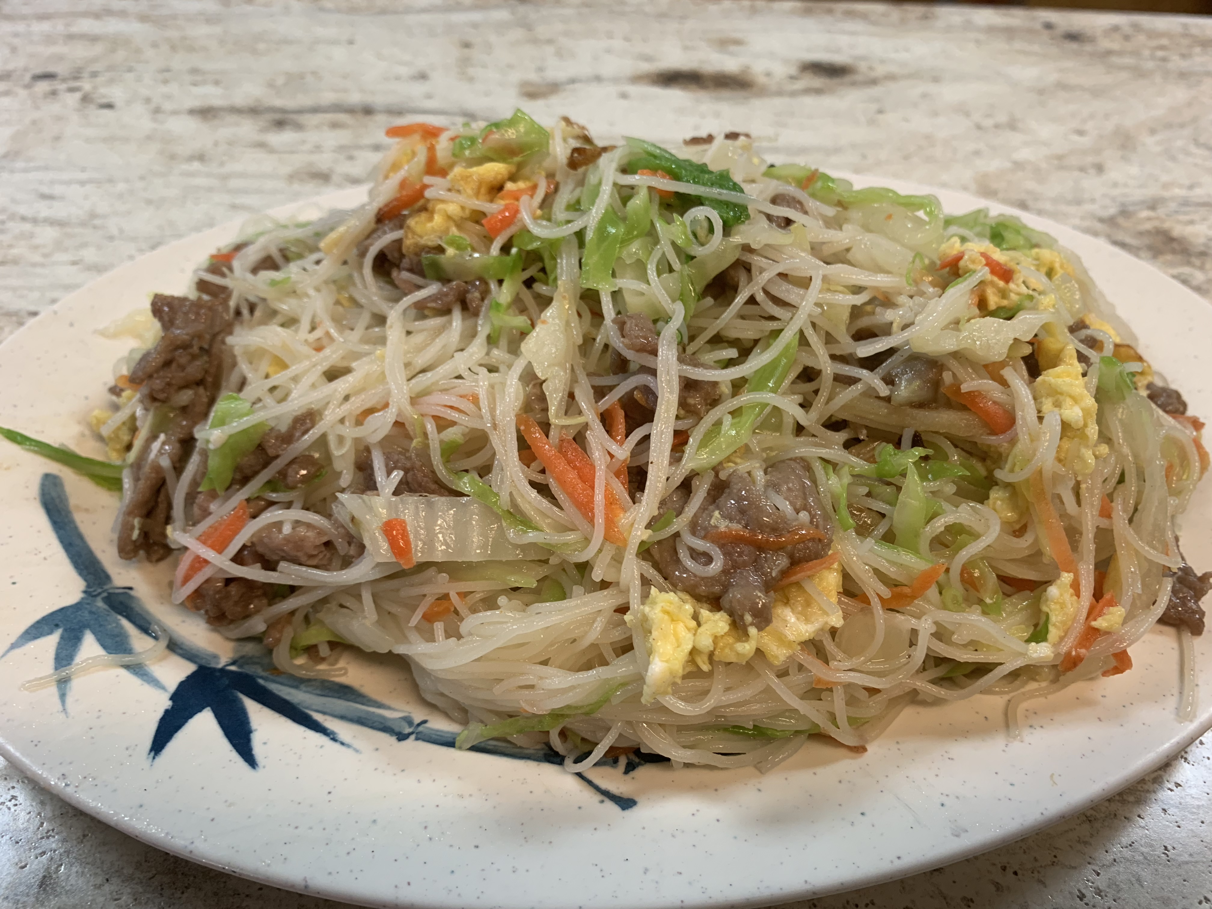Order 31. Beef Chow Mein Fun food online from Tsing Tao Chinese Cuisine store, Mesa on bringmethat.com