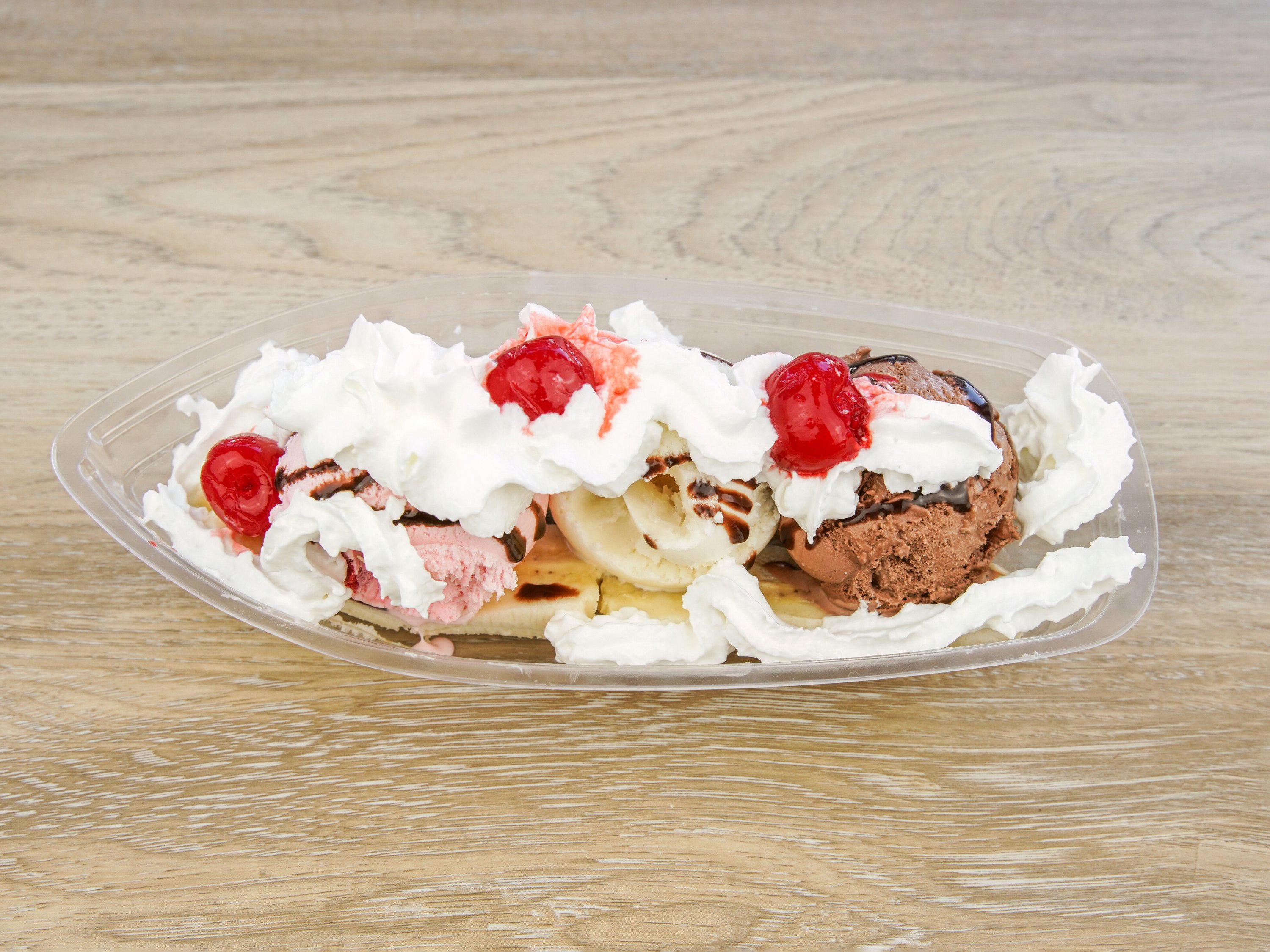 Order Banana Split Classic food online from Uncle Louie G Ices And Ice Cream store, Ramsey on bringmethat.com