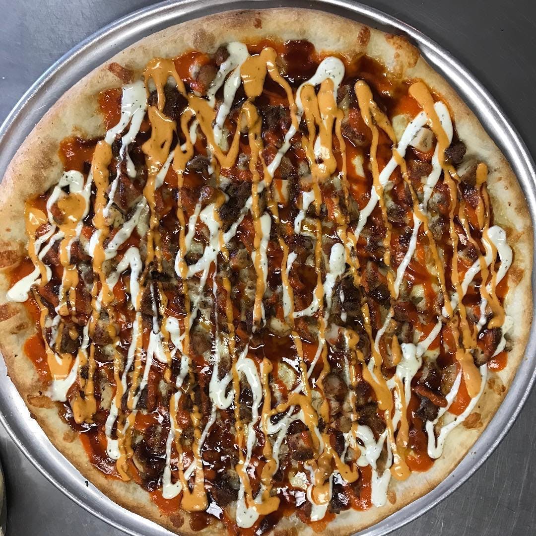 Order Crazy Chicken Pizza - Medium 16" food online from Tosco store, New Windsor on bringmethat.com