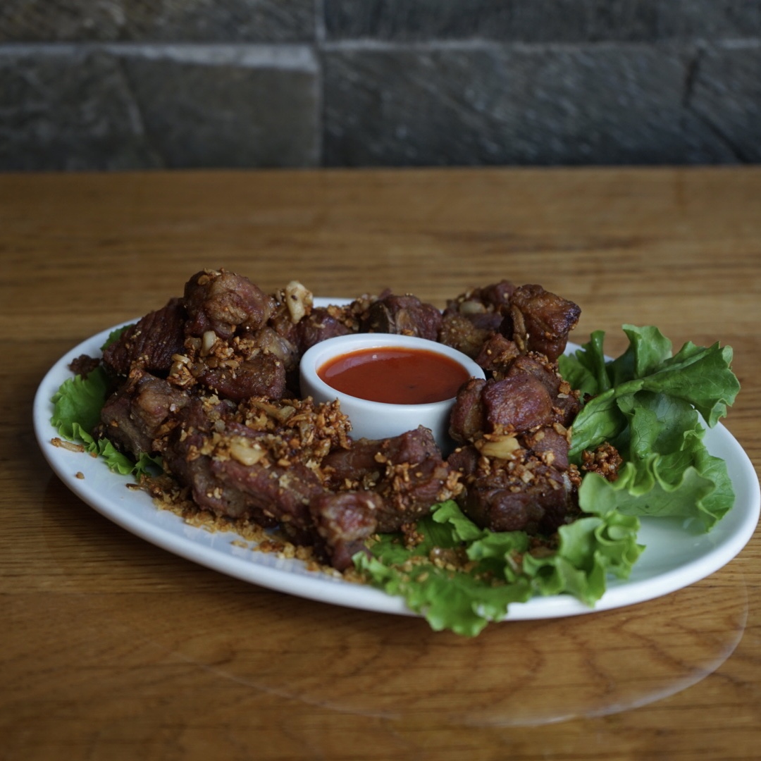 Order Garlic Spare Ribs food online from Lers Ros Thai store, San Francisco on bringmethat.com