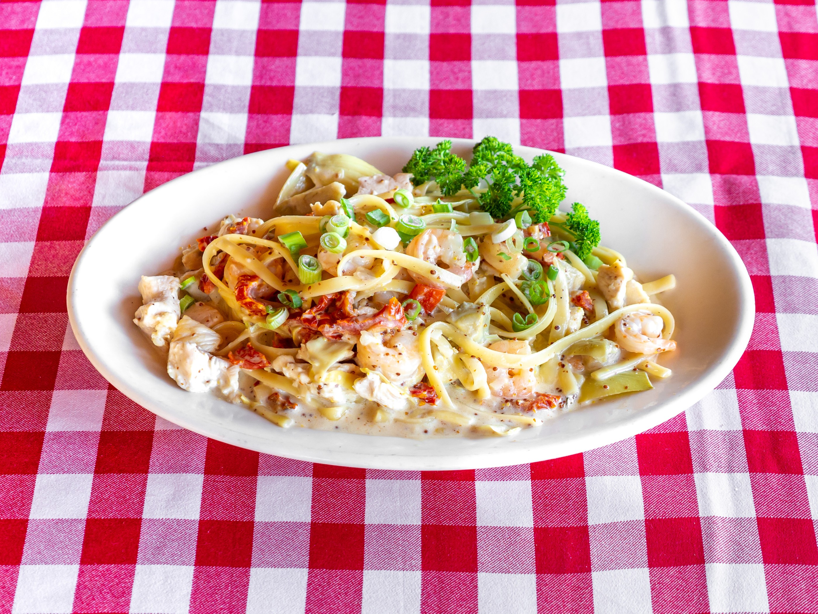 Order Chicken and Shrimp Fettuccine food online from Giorgio's store, San Jose on bringmethat.com