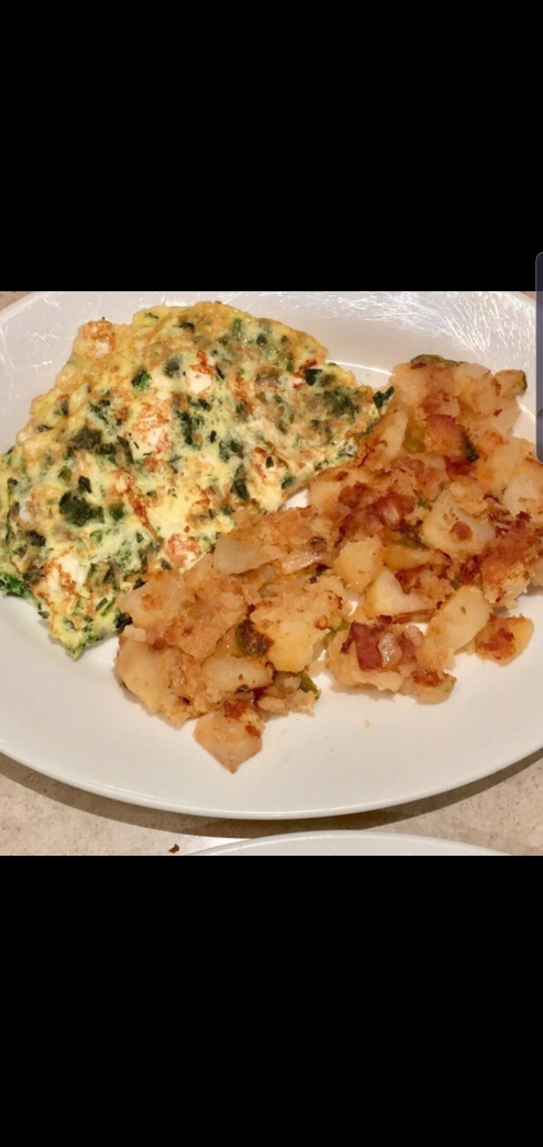 Order The Spinach And Tomato Omelet Platter  food online from Bedford gourmet food store, Brooklyn on bringmethat.com