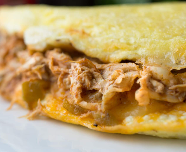 Order Grilled Chicken Omelet food online from Janik's Cafe store, Chicago on bringmethat.com