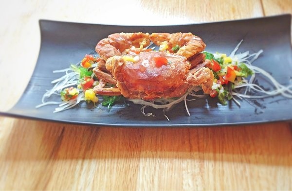 Order Mango Soft Shell Crab food online from Uni sushi store, Chicago on bringmethat.com
