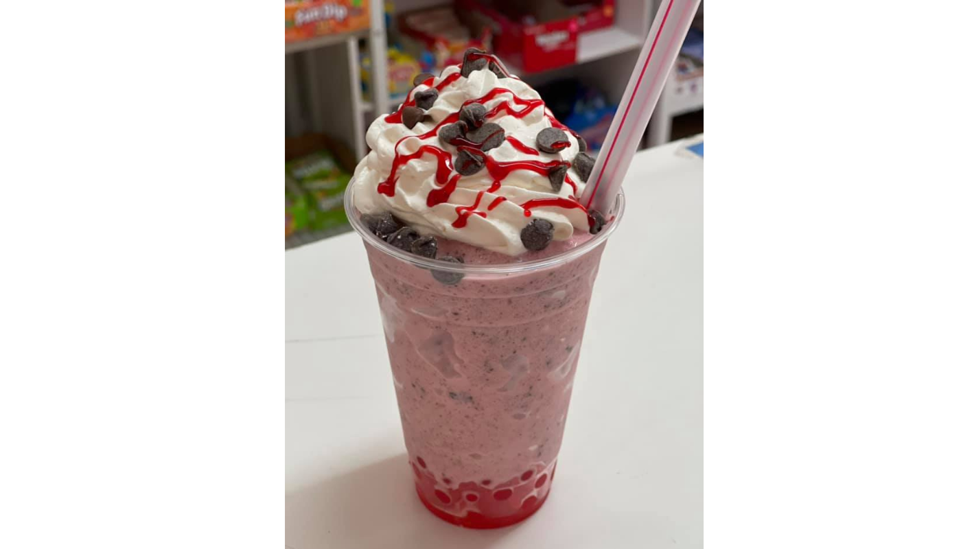 Order Strawberry Chocolate Chip food online from Libby Lou Fun Factory store, Columbus on bringmethat.com