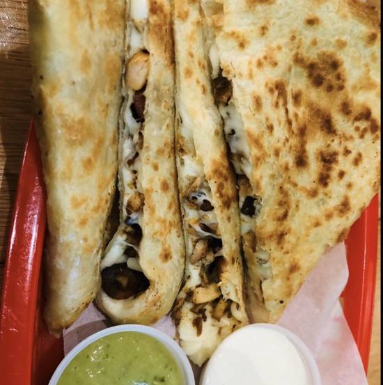 Order Super Quesadilla food online from Angelou Mexican Grill store, San Jose on bringmethat.com