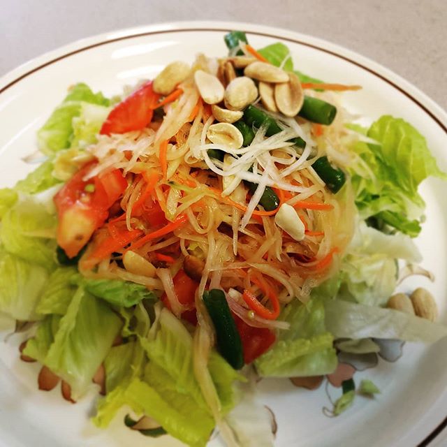Order Y01. Papaya Salad food online from Sri Siam Authentic Thai Restaurant store, Morton Grove on bringmethat.com