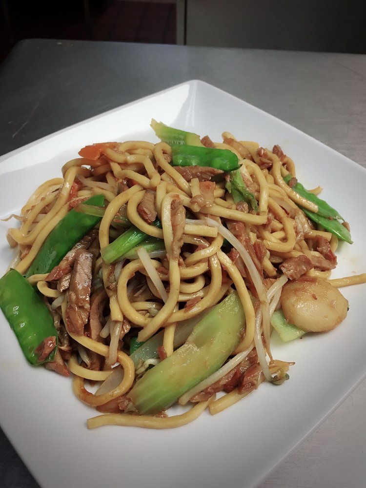 Order N1. Roasted Pork Lo Mein food online from Hua's China House store, Palos Hills on bringmethat.com