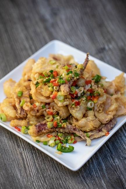 Order 椒鹽鮮魷 (小)  Deep Fried Squid w/ Spicy Salt (S) food online from Phoenix Chinese Cuisine store, Los Angeles on bringmethat.com