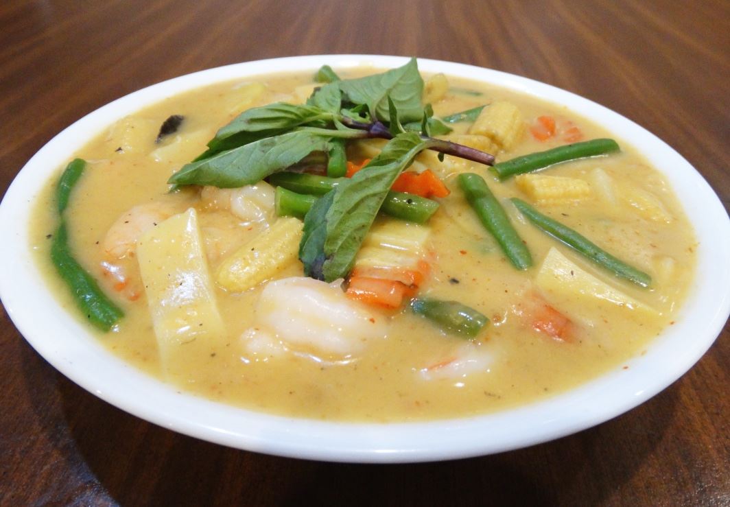 Order #43 Red Curry food online from Rice Palace store, Eau Claire on bringmethat.com
