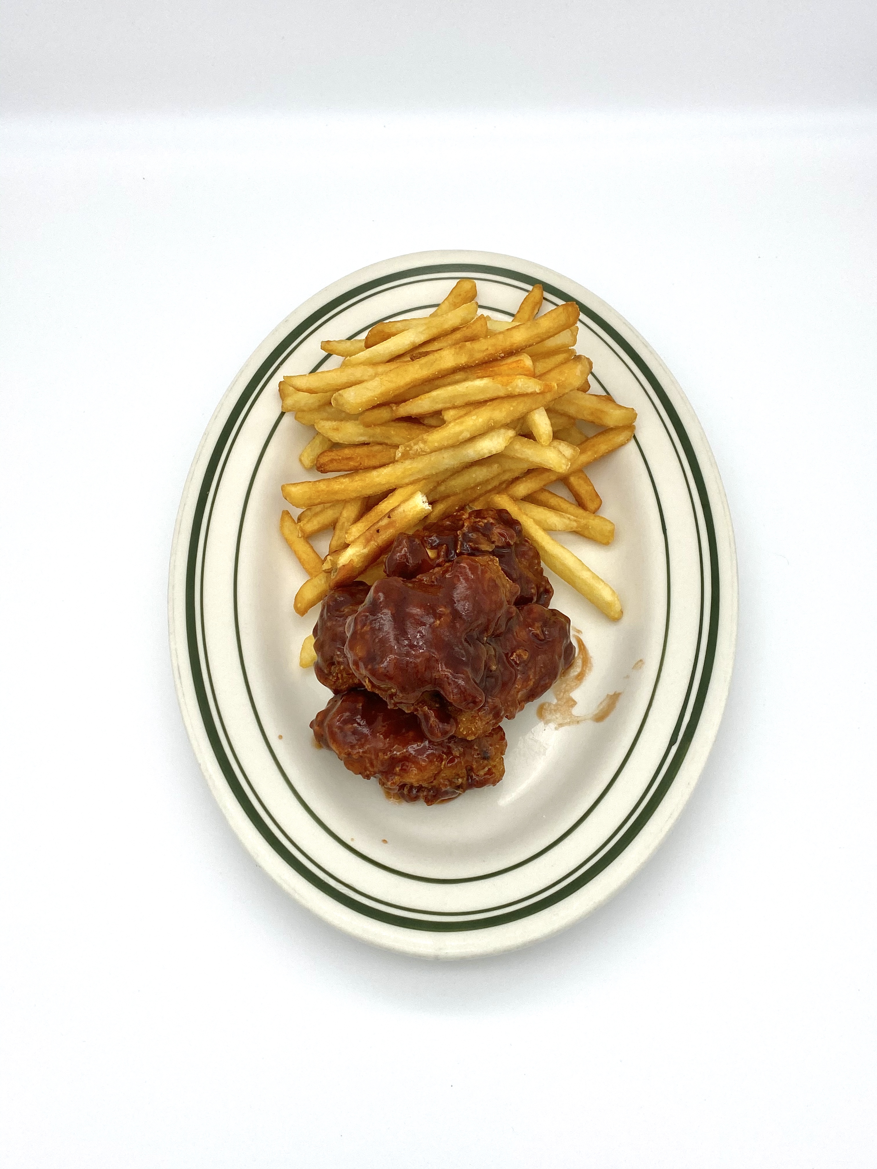 Order BBQ wings with Fries  food online from Tacos Y Jugos Genesis store, Elmhurst on bringmethat.com