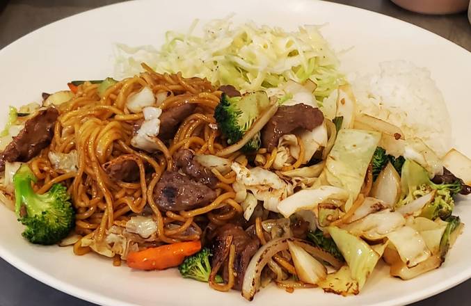 Order W17 Yakisoba food online from Happy Pho Time store, Bonney Lake on bringmethat.com