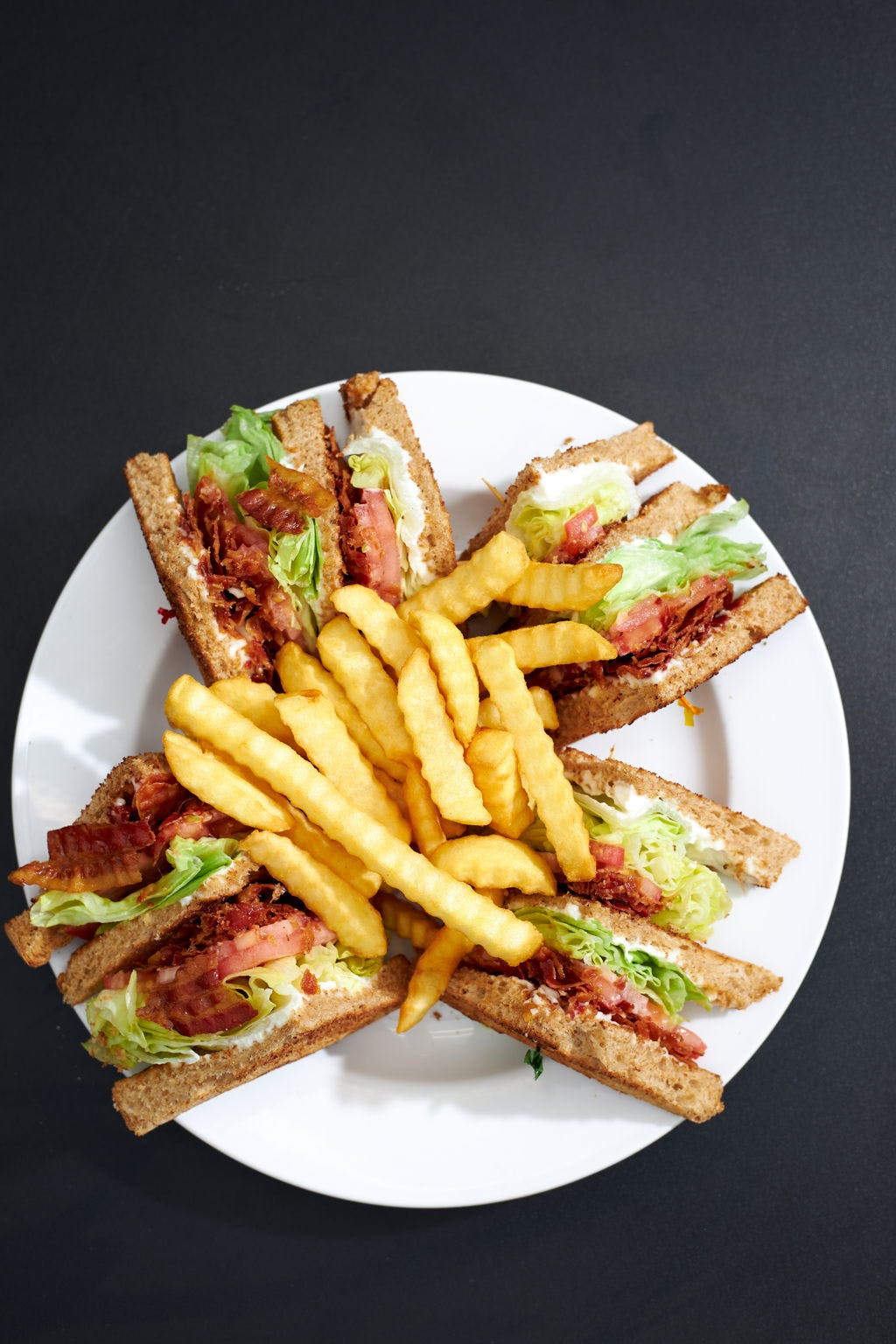 Order Turkey & Cheese Club Sandwich - Sandwich food online from Vero Pizzeria store, Bellmawr on bringmethat.com