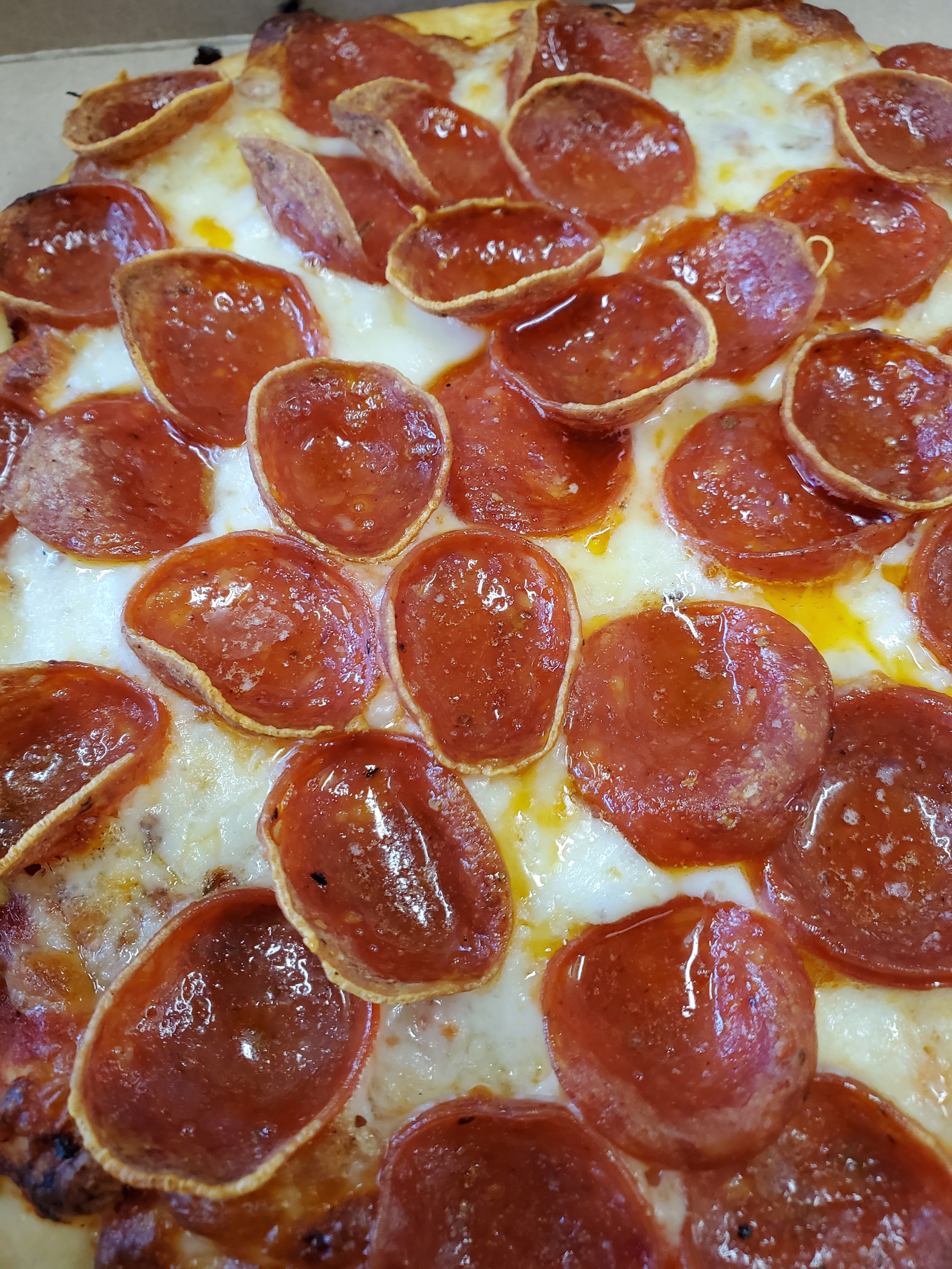 Order Honeycup PIzza - 8" (Serves 1 Person) food online from Catalano's Pizza store, Long Beach on bringmethat.com