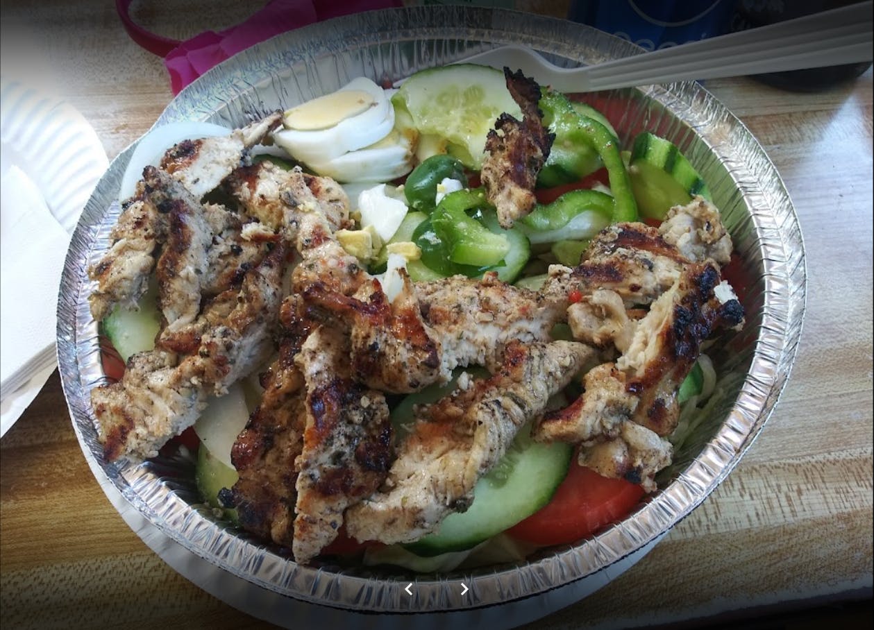 Order Grilled Chicken Salad - Salad food online from Pizza Place store, Bronx on bringmethat.com