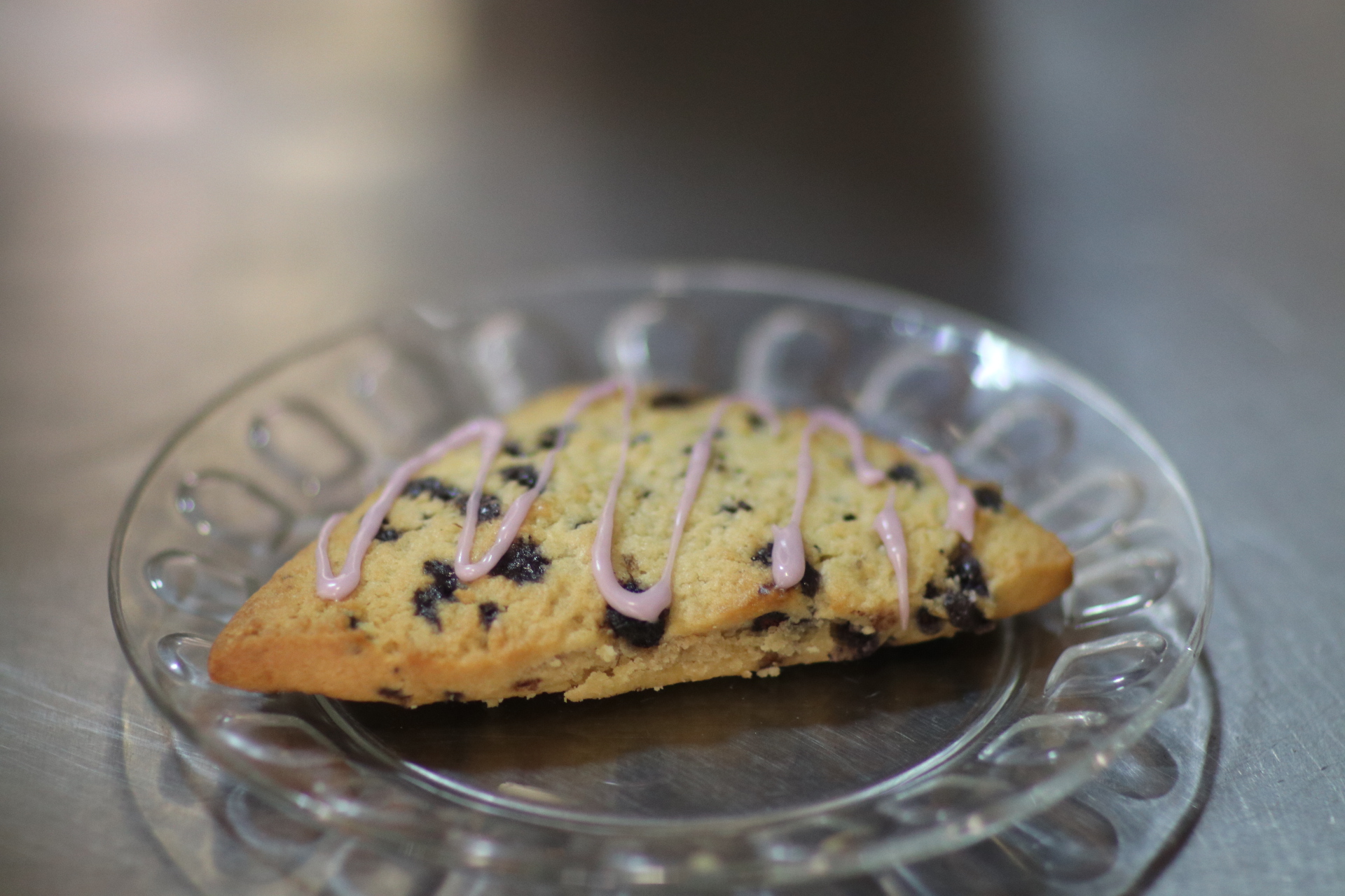 Order Blueberry Scone food online from Tillie's Fine Food & Coffee Company store, Lodi on bringmethat.com