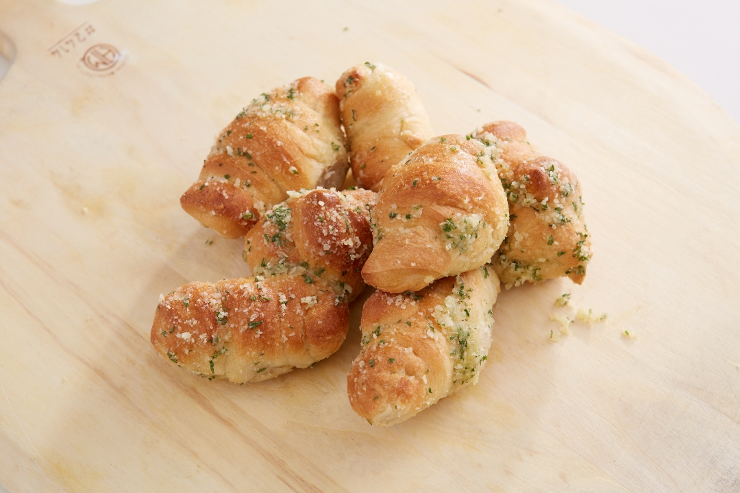 Order Garlic Knots (7) food online from Sal Pizza store, Manchester on bringmethat.com