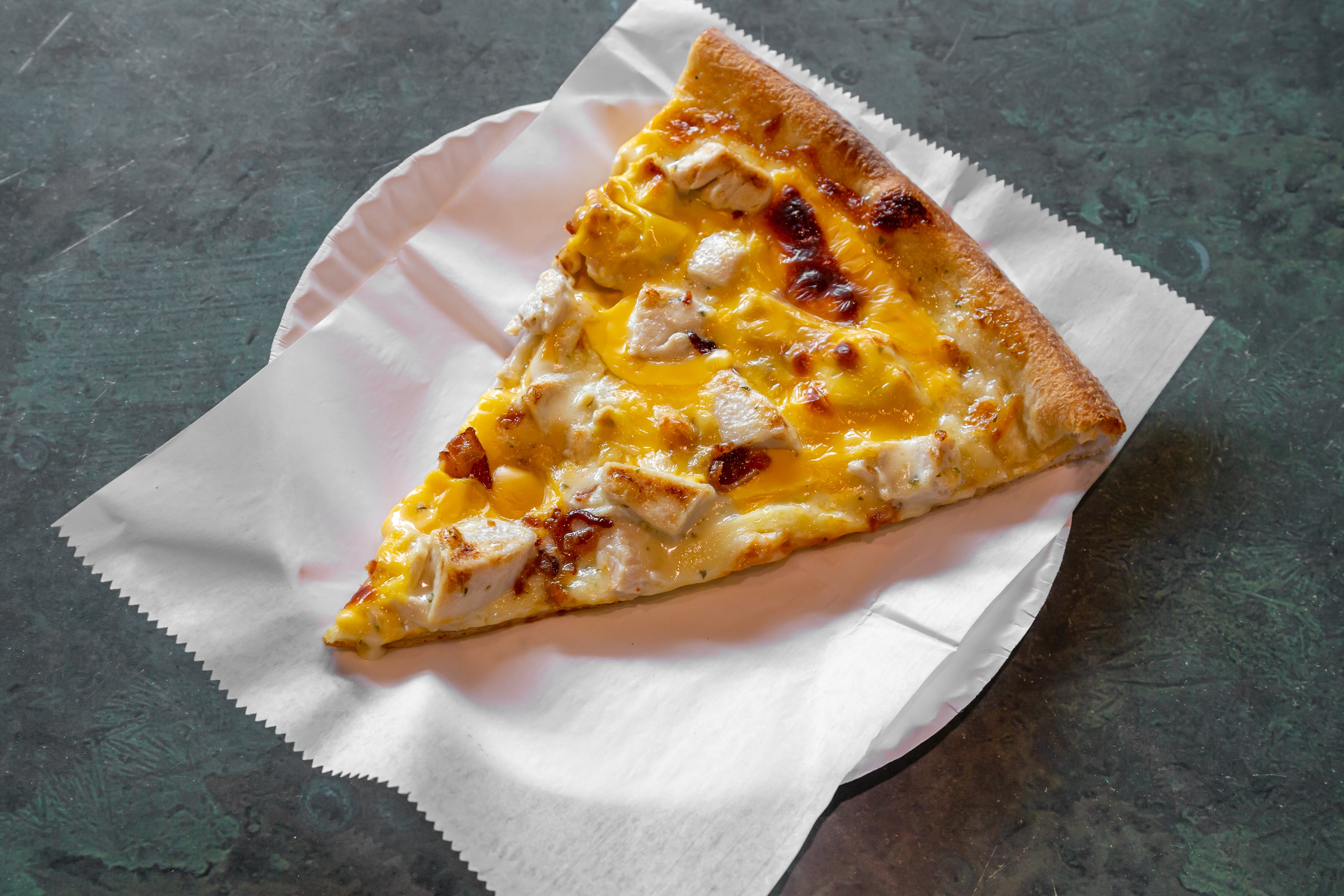 Order Chicken Bacon Ranch Pizza - 16" food online from Tony's Pizza store, Medford on bringmethat.com