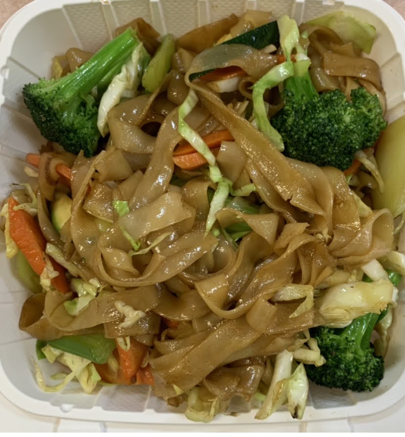 Order Vegetable Chow Fun素菜炒河粉 food online from Maple Restaurant store, San Francisco on bringmethat.com