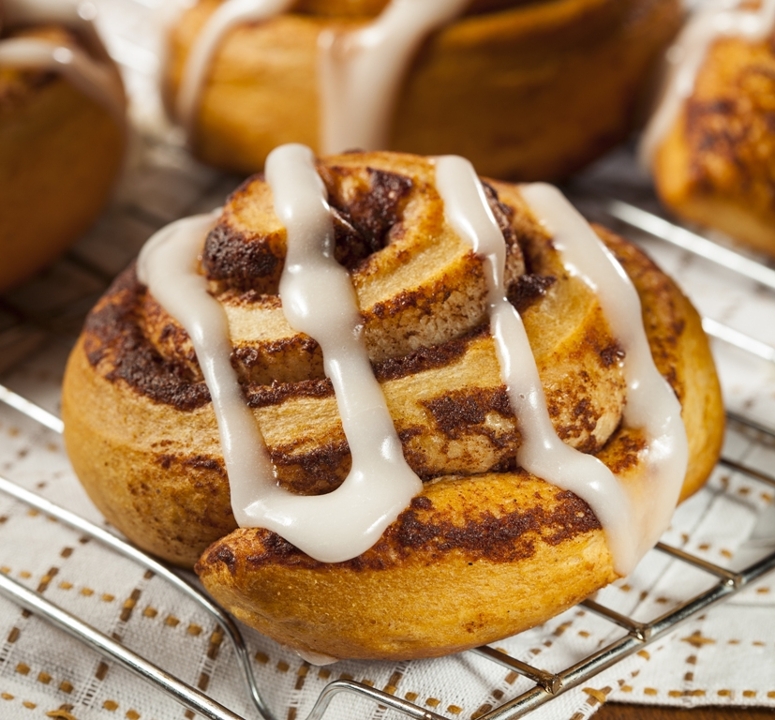 Order Cinnamon Roll food online from Pizza House store, Ann Arbor on bringmethat.com